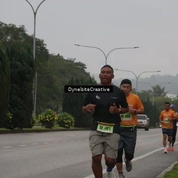 Runner Photo 8572093