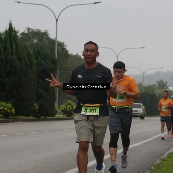 Runner Photo 8572102