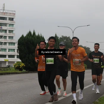 Runner Photo 8572305