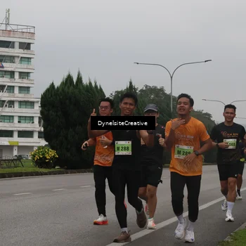 Runner Photo 8572311