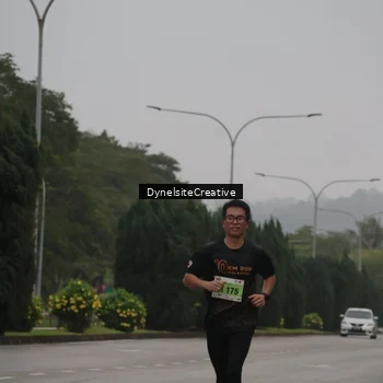 Runner Photo 8572341