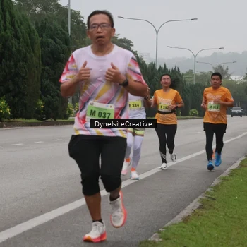 Runner Photo 8572392