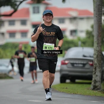Runner Photo 8572396