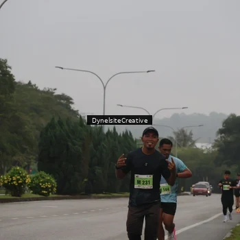Runner Photo 8572421