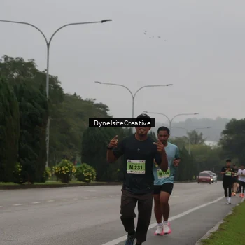 Runner Photo 8572431