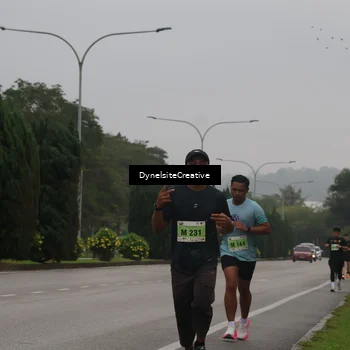 Runner Photo 8572432