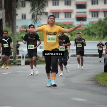 Runner Photo 8572474