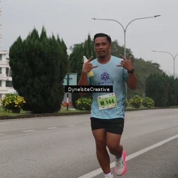 Runner Photo 8572476