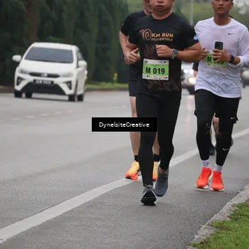 Runner Photo 8572505