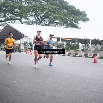 Runner Photo 8572623