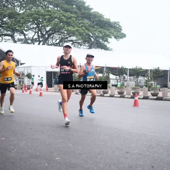 Runner Photo 8572659