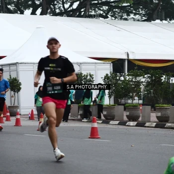 Runner Photo 8572688