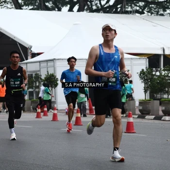 Runner Photo 8572693