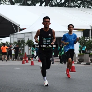 Runner Photo 8572695