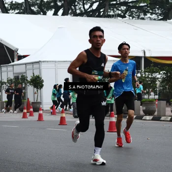Runner Photo 8572698