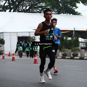 Runner Photo 8572699