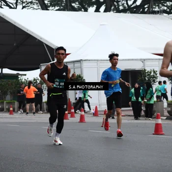 Runner Photo 8572701