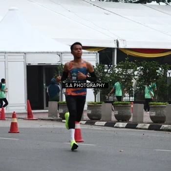 Runner Photo 8572704