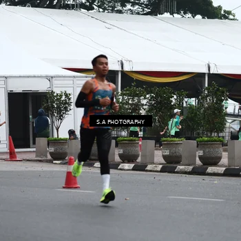 Runner Photo 8572741