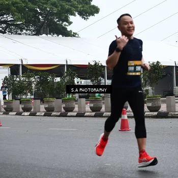 Runner Photo 8572799