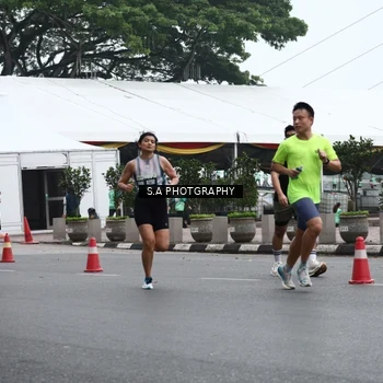 Runner Photo 8572833