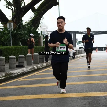 Runner Photo 8572903