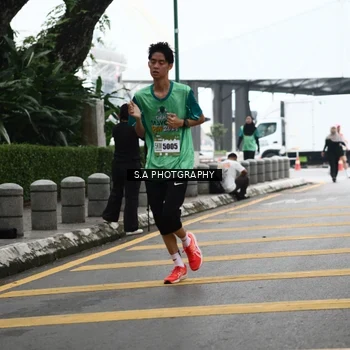 Runner Photo 8572921