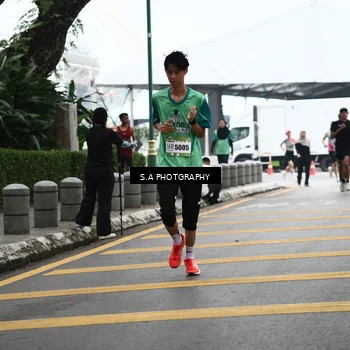 Runner Photo 8572930