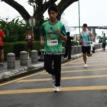 Runner Photo 8572932