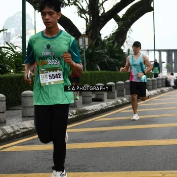 Runner Photo 8572935