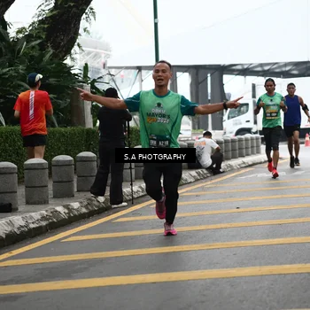 Runner Photo 8572946