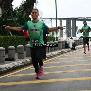 Runner Photo 8572992