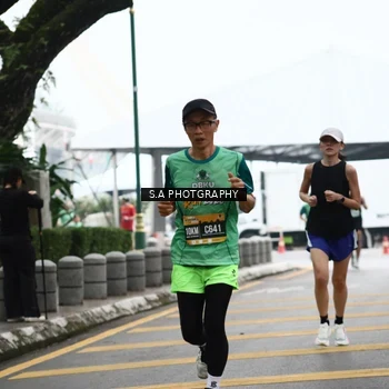 Runner Photo 8572999