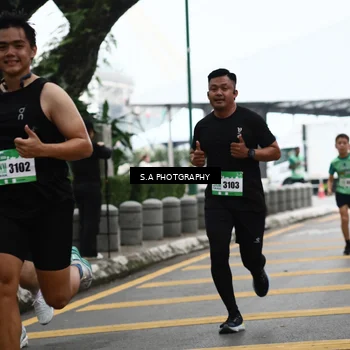 Runner Photo 8573021