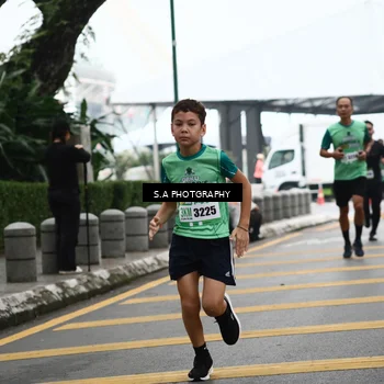 Runner Photo 8573024