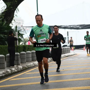 Runner Photo 8573035