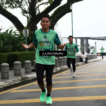 Runner Photo 8573076