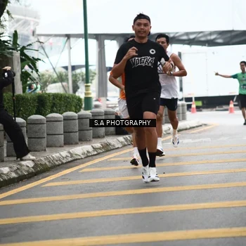 Runner Photo 8573111