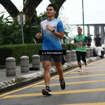 Runner Photo 8573202