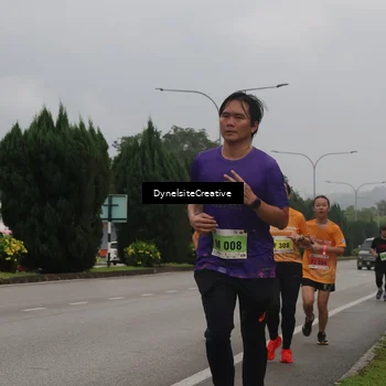 Runner Photo 8573283