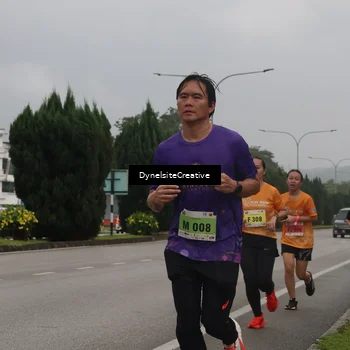 Runner Photo 8573297