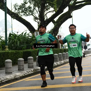 Runner Photo 8573441