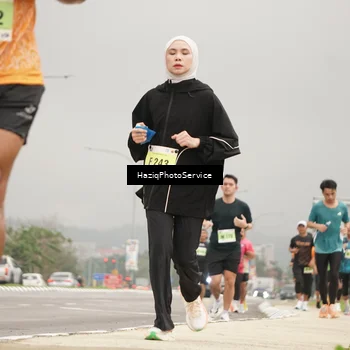 Runner Photo 8573489