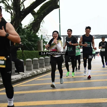Runner Photo 8573551