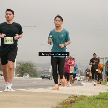Runner Photo 8573565