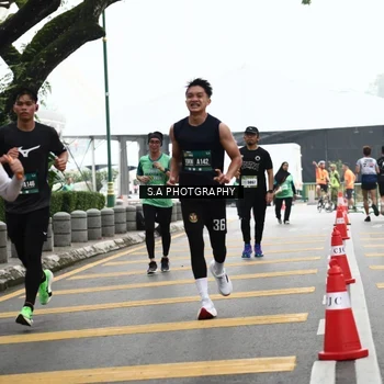 Runner Photo 8573575