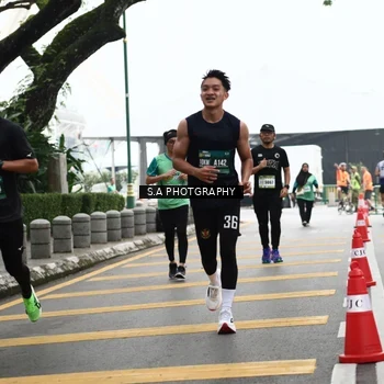 Runner Photo 8573583