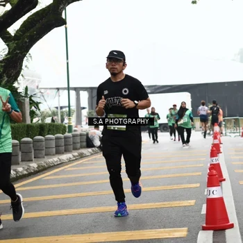 Runner Photo 8573595