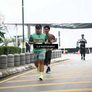 Runner Photo 8573812