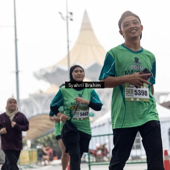 Runner Photo 8573835